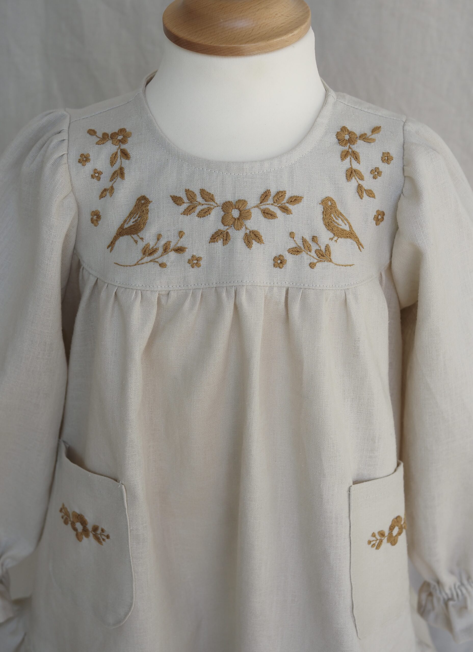 Kleid "Isabelle" hellbeige Gr. 104