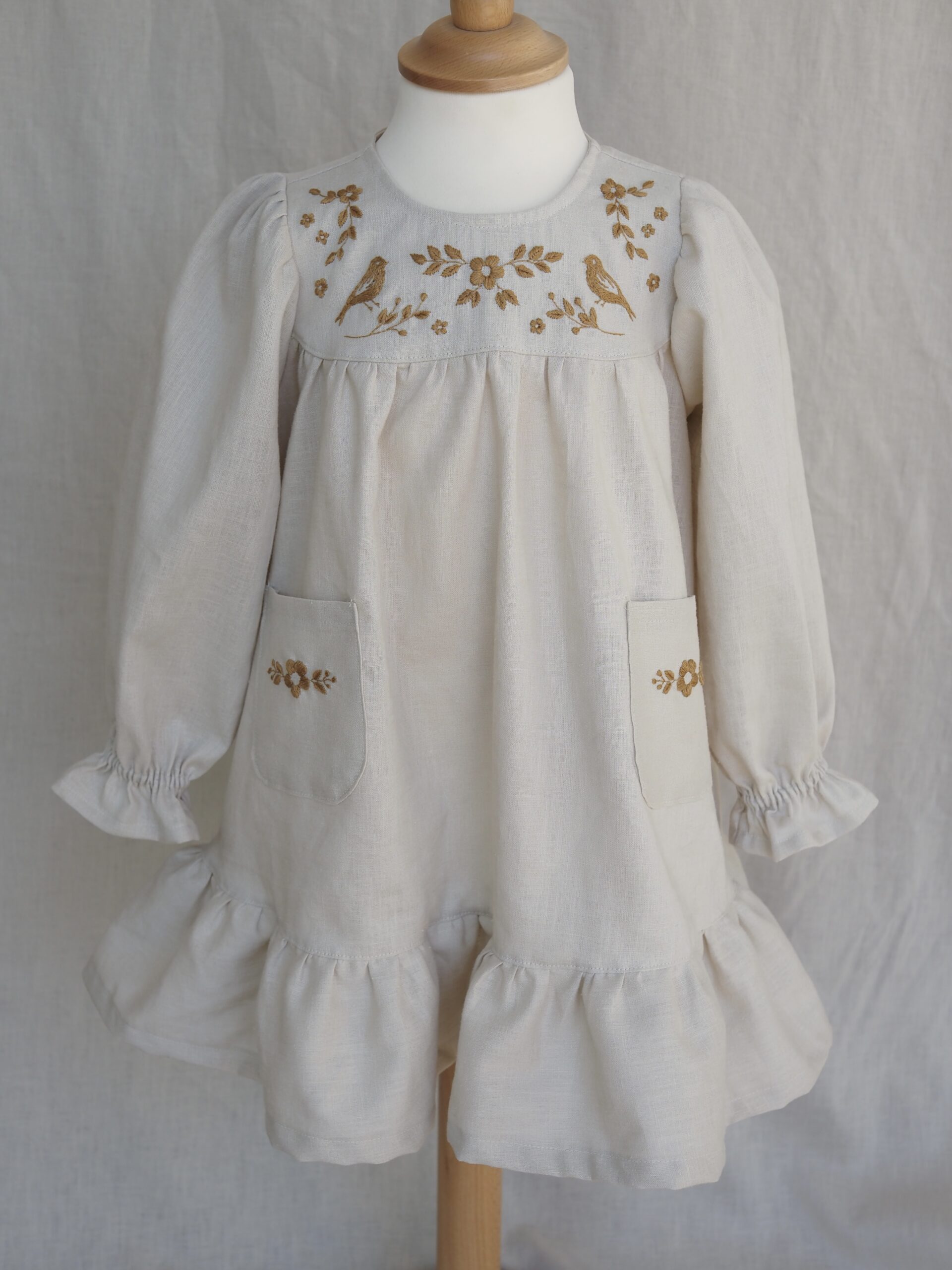 Kleid "Isabelle" hellbeige Gr. 104