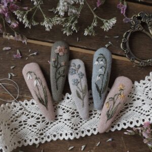 "Spring flowers" Haarspangen Stickanleitung